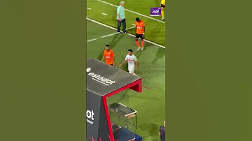 جماهير الزمالك تهاجم حكم مباراة فاركو بعد نهاية الشوط الأول 