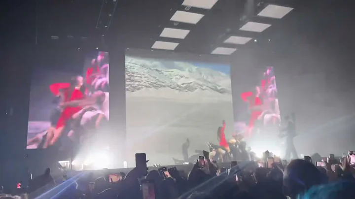 ROSALA - Motomami Live at Aragon Ballroom Chicago ...
