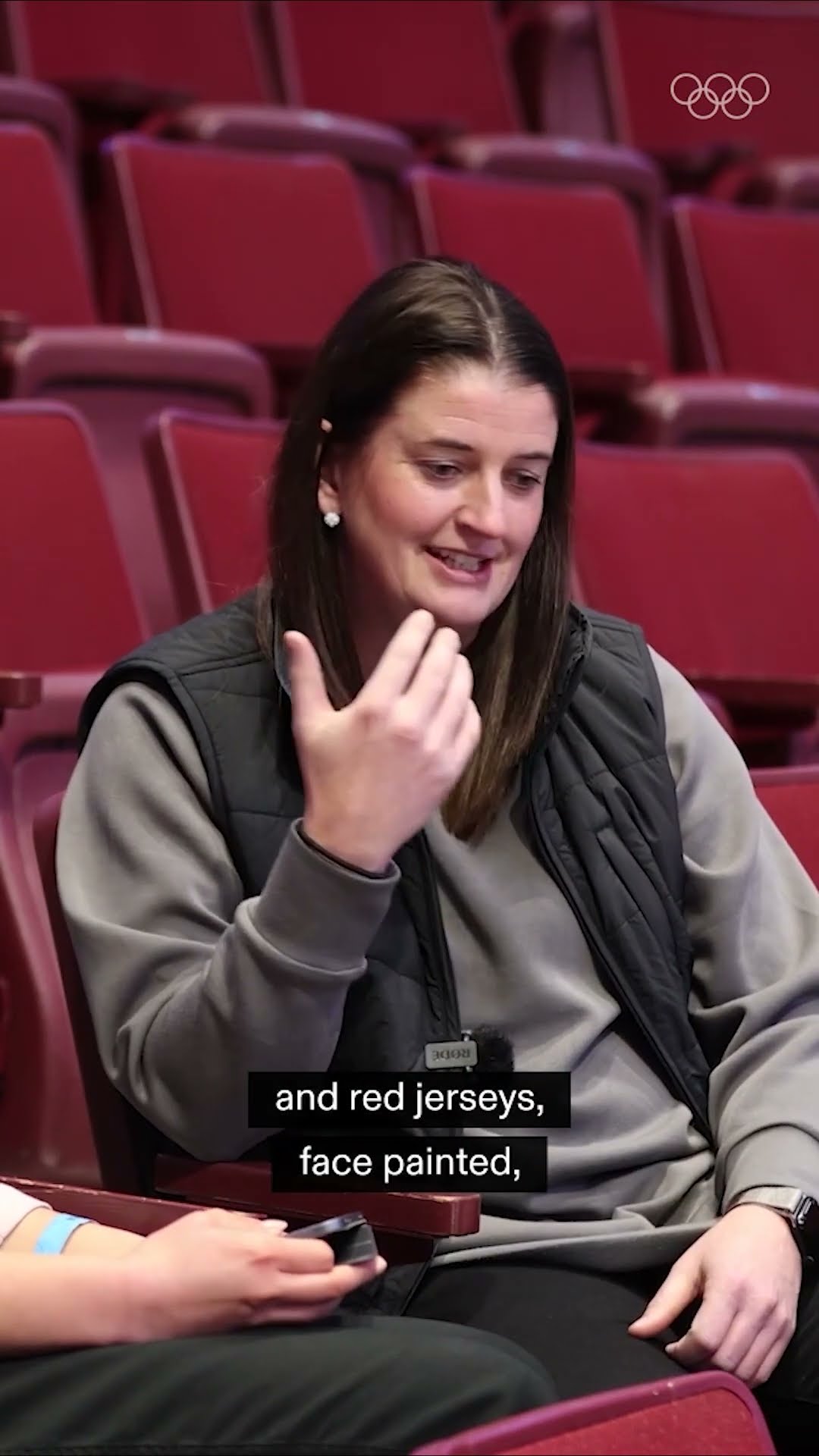Relive Canada's Ice Hockey Gold at Vancouver 2010 with Gina Kingsbury and Jayna Hefford! ?? ?