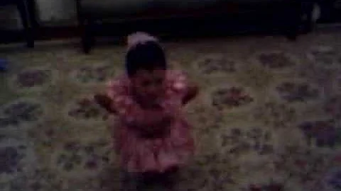 Alexandra Allison bailando festejo 2