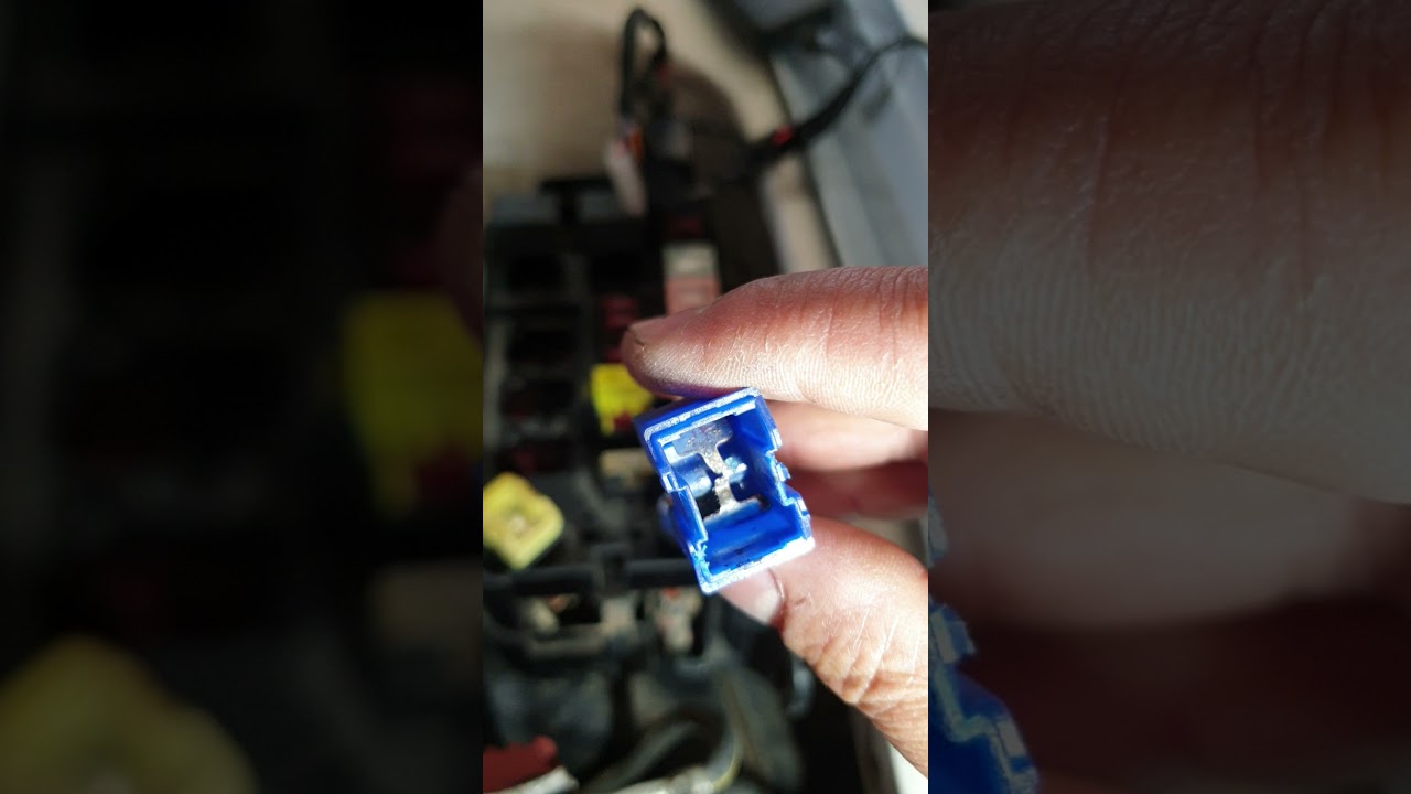 1999 Mitsubishi Lancer Battery is not charging. - YouTube