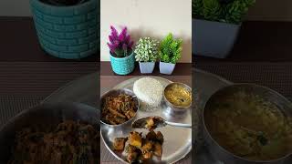 Kadhai Karela Masala aur Achari Aloo Kaddu Ke sath Lunch | #shorts