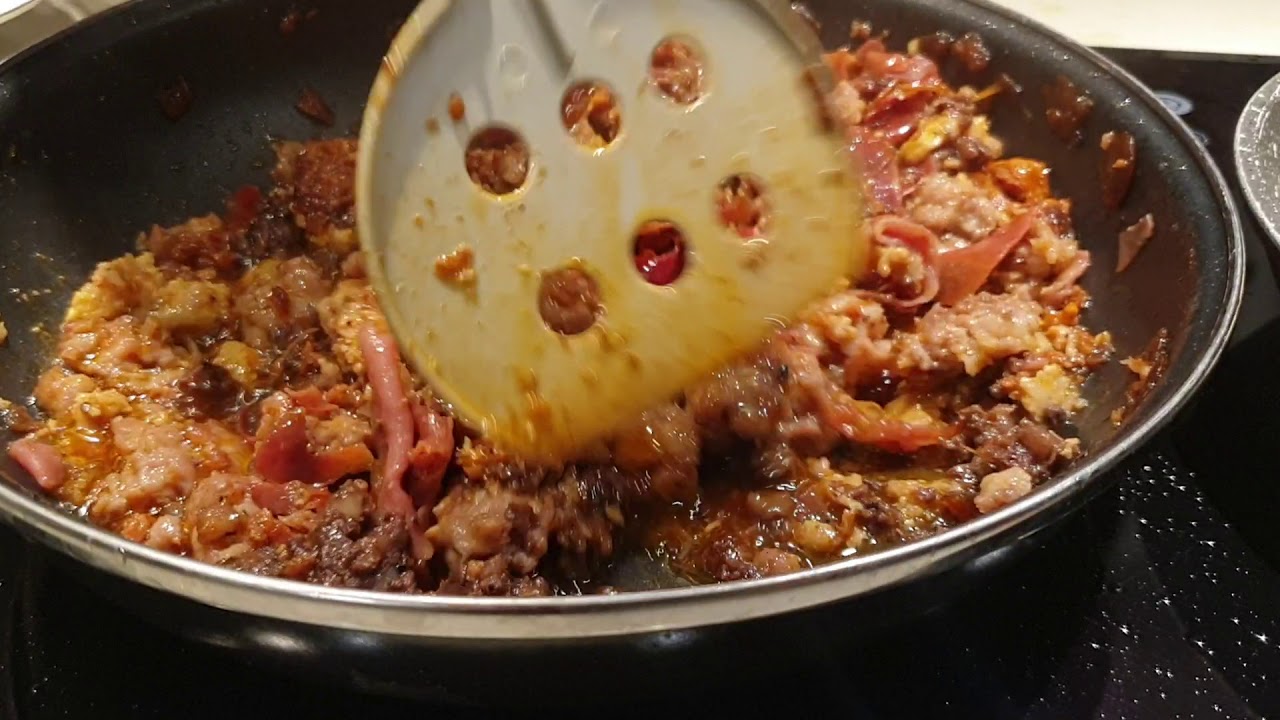 CANELONS D'EMBOTITS I BOTIFARRES