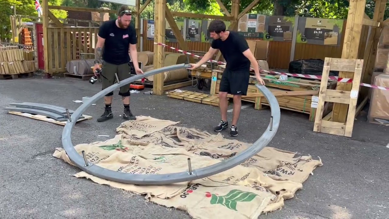 Grange Freestanding Flower Circle Arch