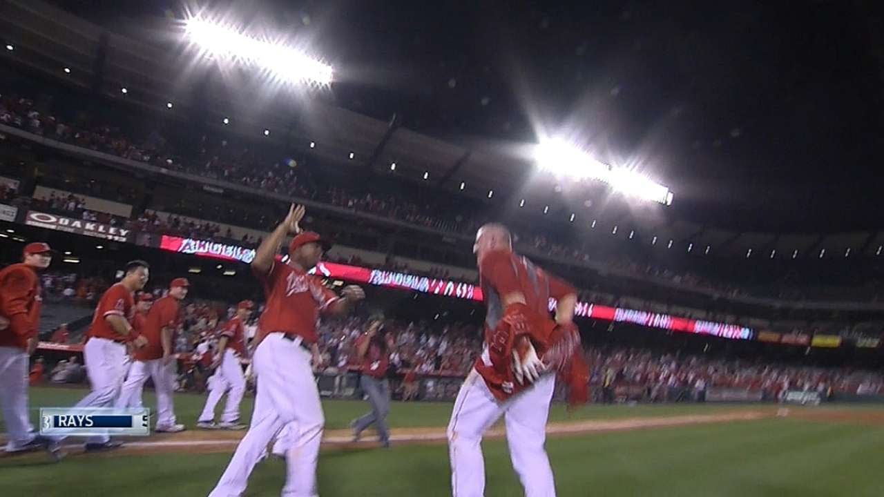 Mike Trout clobbers 3-run walk-off HR to beat Rays