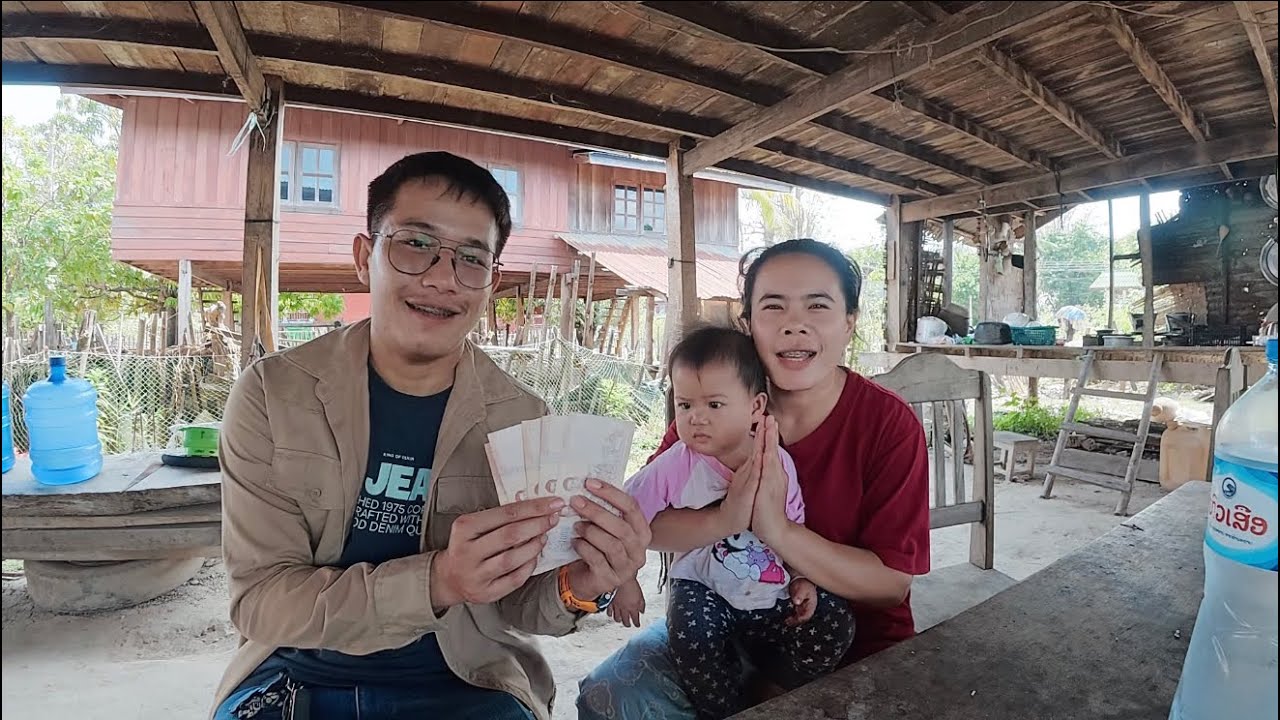 มอบเงิน5000บาทให้สาวบ๊อบบี้แม่บัวครองแก้วกาหลงฝากมาให้จัดวันเกิด|ມອບເງິນໃຫ້ສາວບ໊ອບບີ້ແມ່ບົວຄອງຝາກໃຫ້