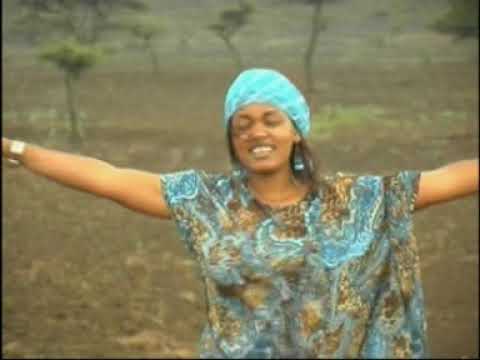 Meheret Etefa Ye Ejochun Sira ቅኔን እቀኛለሁ የእጆቹን ስራ እያየሁ 