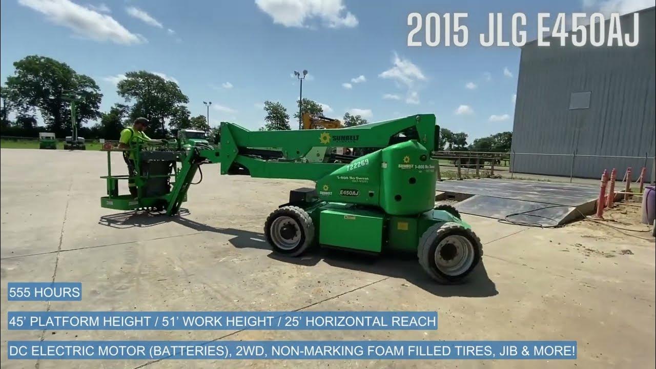 2015 JLG E450AJ 