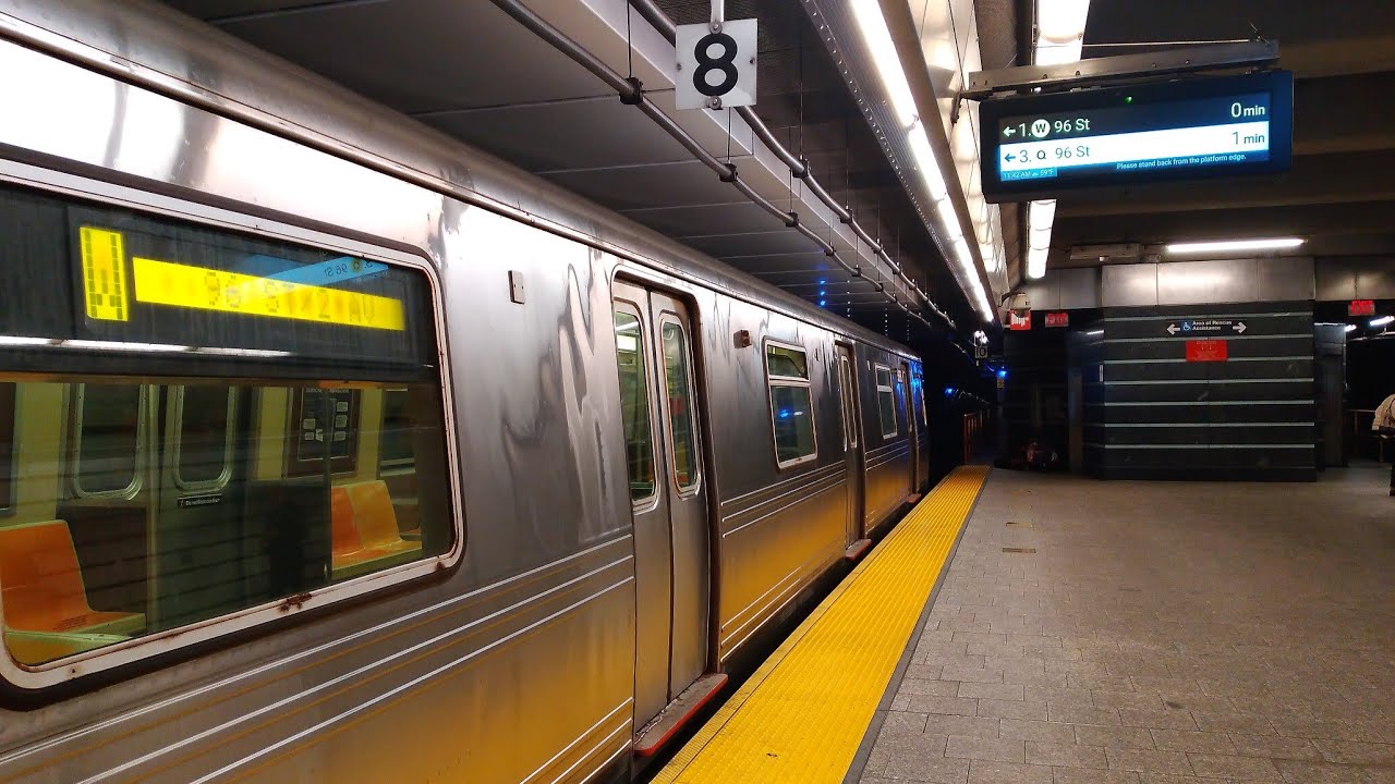 MTA New York City Subway: R46 (W) Train at 86th Street - 2nd Avenue ...