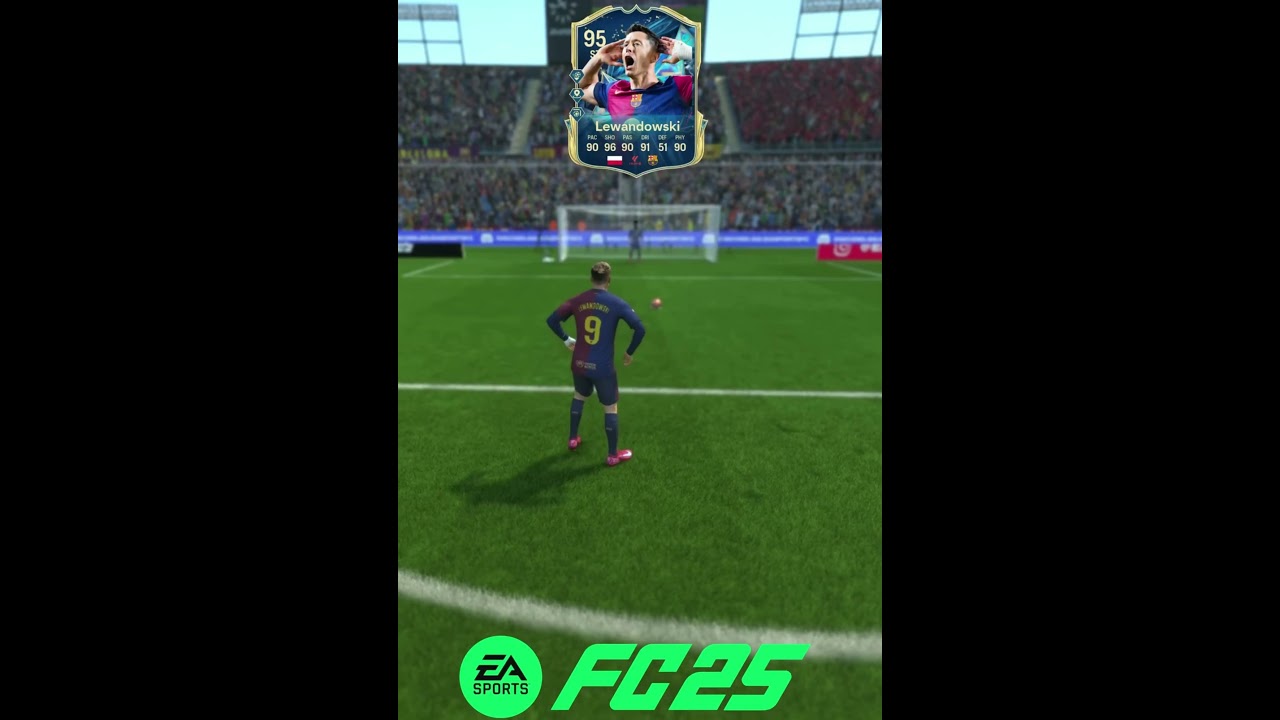 Lewandowski penalty FC 24 vs FC 25 