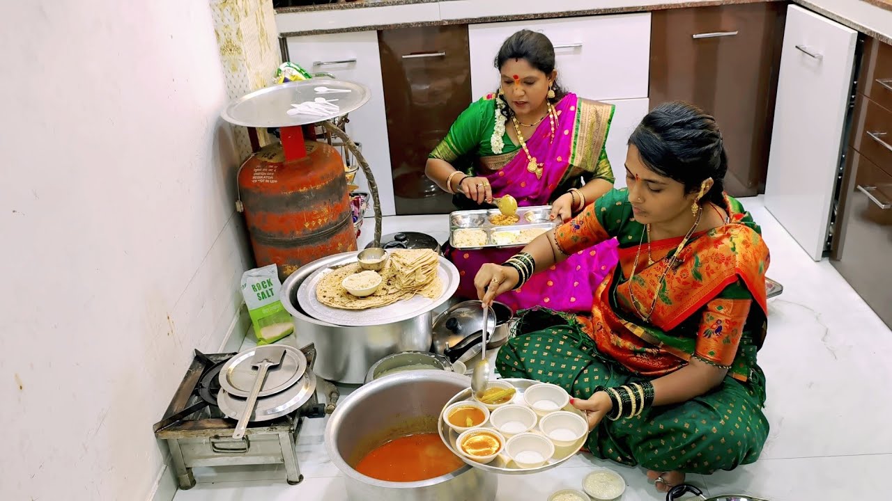 घर भरले आज😍कोण पाहुणे आले🤔नवीन साड्या आल्या 😂 सर्वांचा मानपान केला👍लग्नाचा वाढदिवस योगायोग किती छान