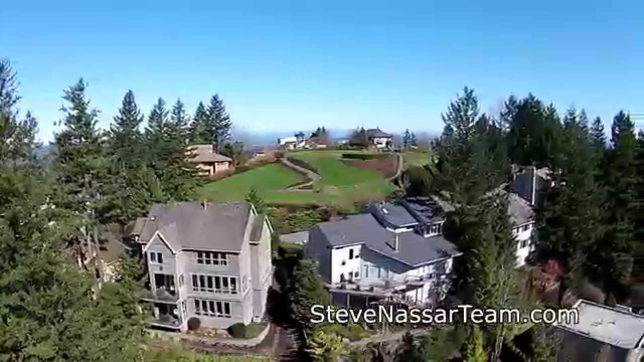 Lake Oswego Home with Views! Master on the main in Mountain Park
