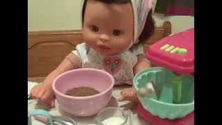 Sara And Katie Bake A Cake