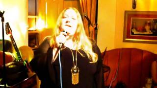 Curly Cols Karaoke Music Show - Presents - Lisa - Someone Like You (Take 2)