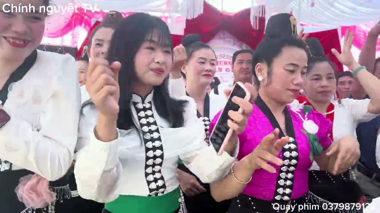 Nhảy  Mừng Tân Gia Anh Lường Văn Thanh & Lò Thị Muôn Bản Hồng Lếch Cuông Xã thanh nưa Điện Biên 