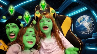 ALiEN FAMiLY moving to EARTH!!  crazy aliens transform our Sims Neighborhood with Adley Navey & Dad