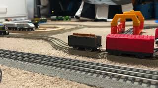 MY LIONEL 0-8-0 PENNSYLVANIA STEAM ENGINE NO.561 PASSES BY VERY QUICKLY WITH 8 LIONEL FREIGHT CARS