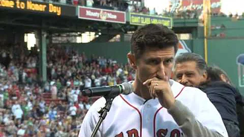 Nomar relishes his night at Fenway Park