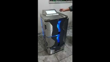 A pizza delivery robot with screen on three sides.