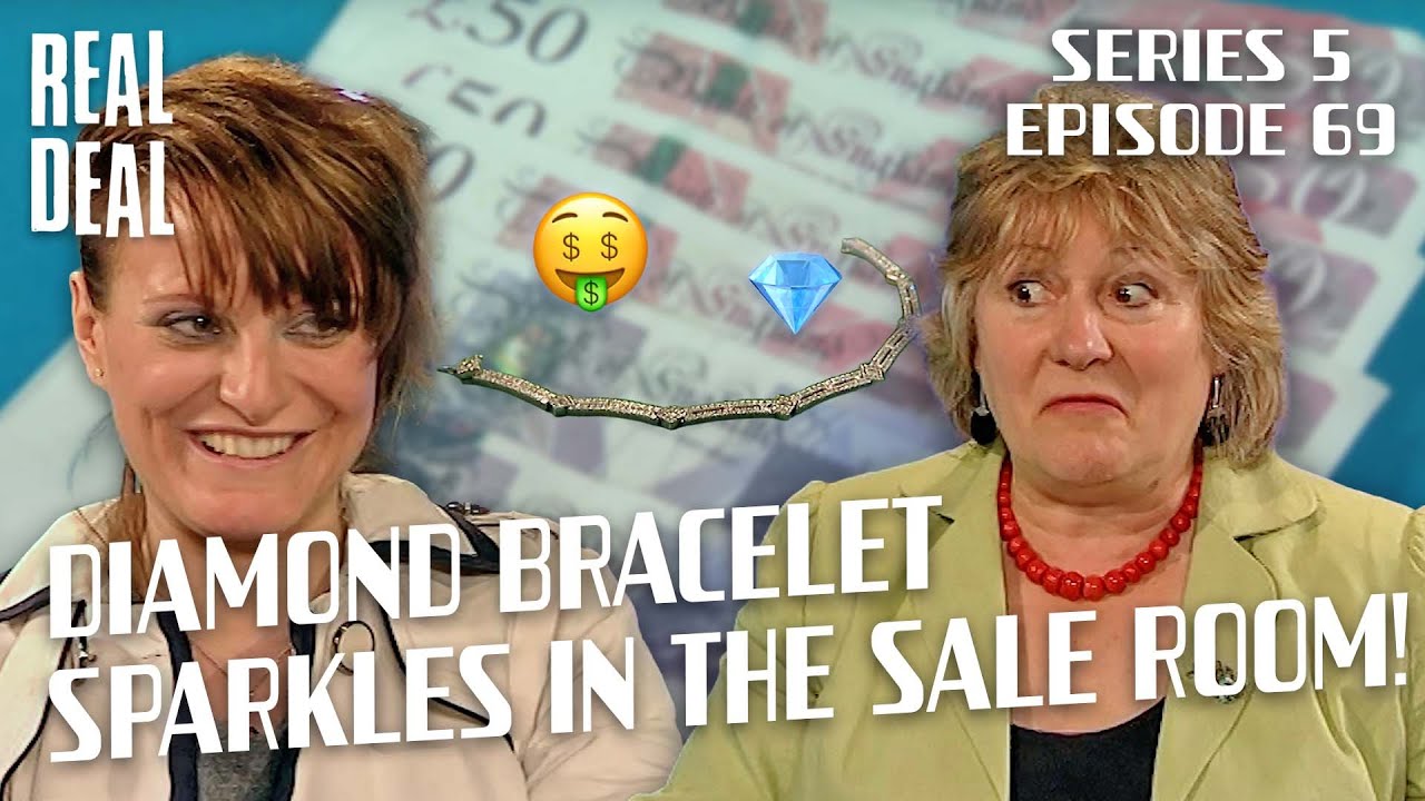1930s camera snaps an INSANE deal at auction 😳📸 | Dickinson's Real Deal | S5 EP69