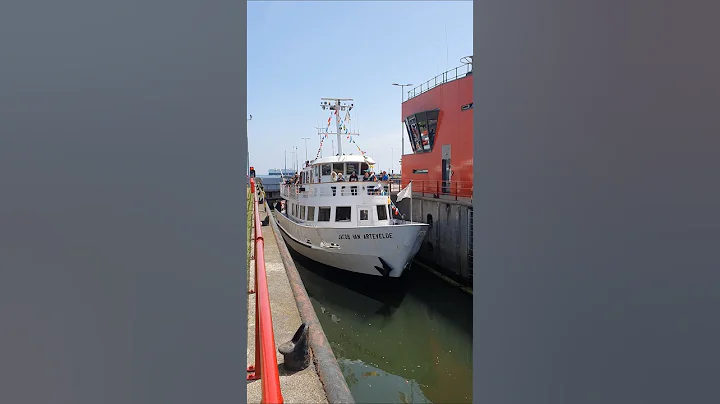 ??? Vlissingen Netherlands ???? Sluicebox @TravelwithHugoF  #boatlock #sluicebox #sluice #sluis