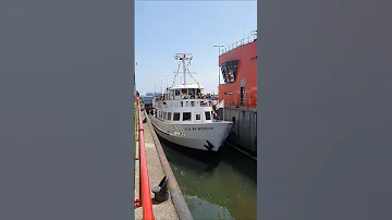 ??? Vlissingen Netherlands ???? Sluicebox @TravelwithHugoF  #boatlock #sluicebox #sluice #sluis