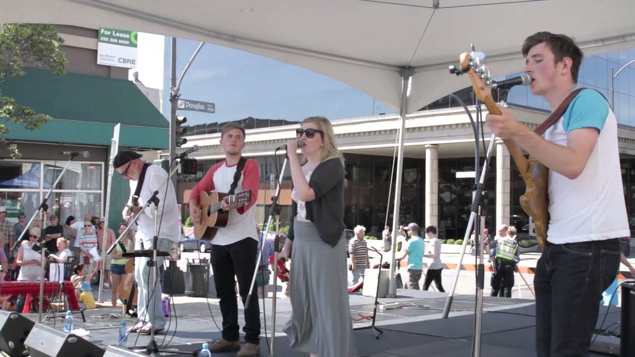 The O'Brien Family at Victoria Car Free Day 2015: Riptide (Vance Joy cover)