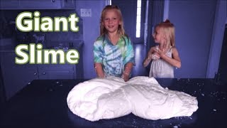 1 GALLON OF SUPER FLUFFY SLIME VS 1 GALLON OF SUPER FLUFFY SLIME - MAKING GIANT FLUFFY SLIMES by The Bolt Life Crafts 449 views 5 years ago 12 minutes, 23 seconds