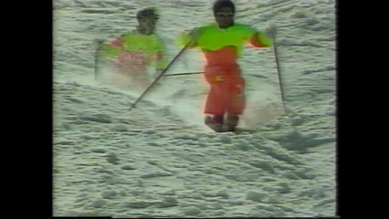 1980年代後半のコブ滑走映像より - YouTube