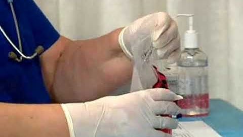 Preparing urine specimens for transport