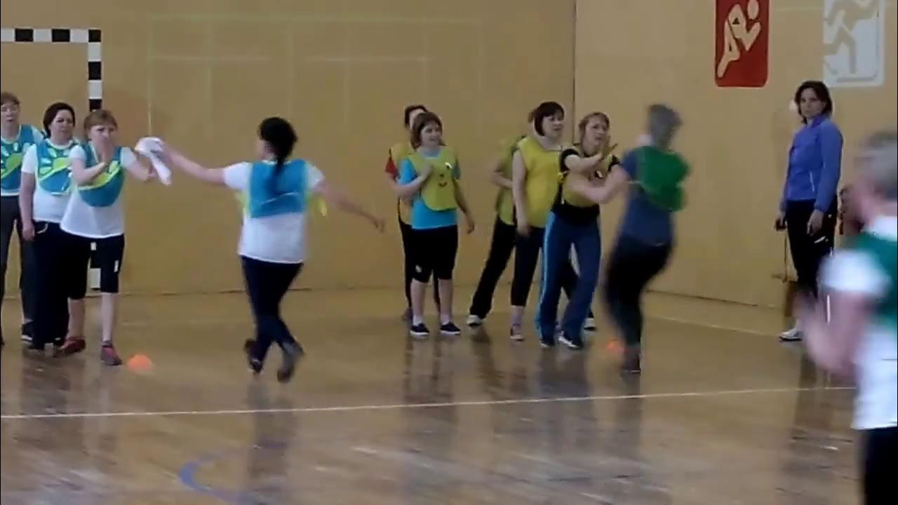 спортивная эстафета. листья эстафета. ходьба по гимнастической скамейке. листья эстафета. военная эстафета для подростков.