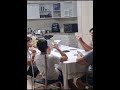 Davi, Bernardo e João Gabriel jogando com a bisavó.
