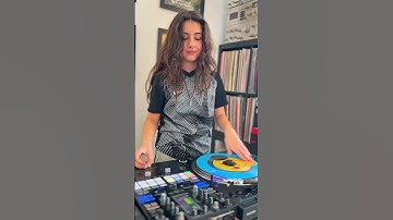 Thumbnail of 2 Tips vs 2 Click Flare scratch combo 🔥 #scratch #scratchdj #djmichelle
