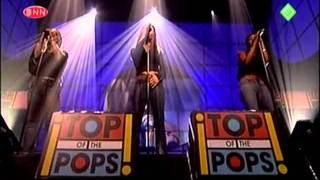 Miniatura de vídeo de "Sugababes - Stronger (TOTP 2002)"