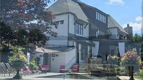 Ivester Jackson Distinctive Properties | Christie'...