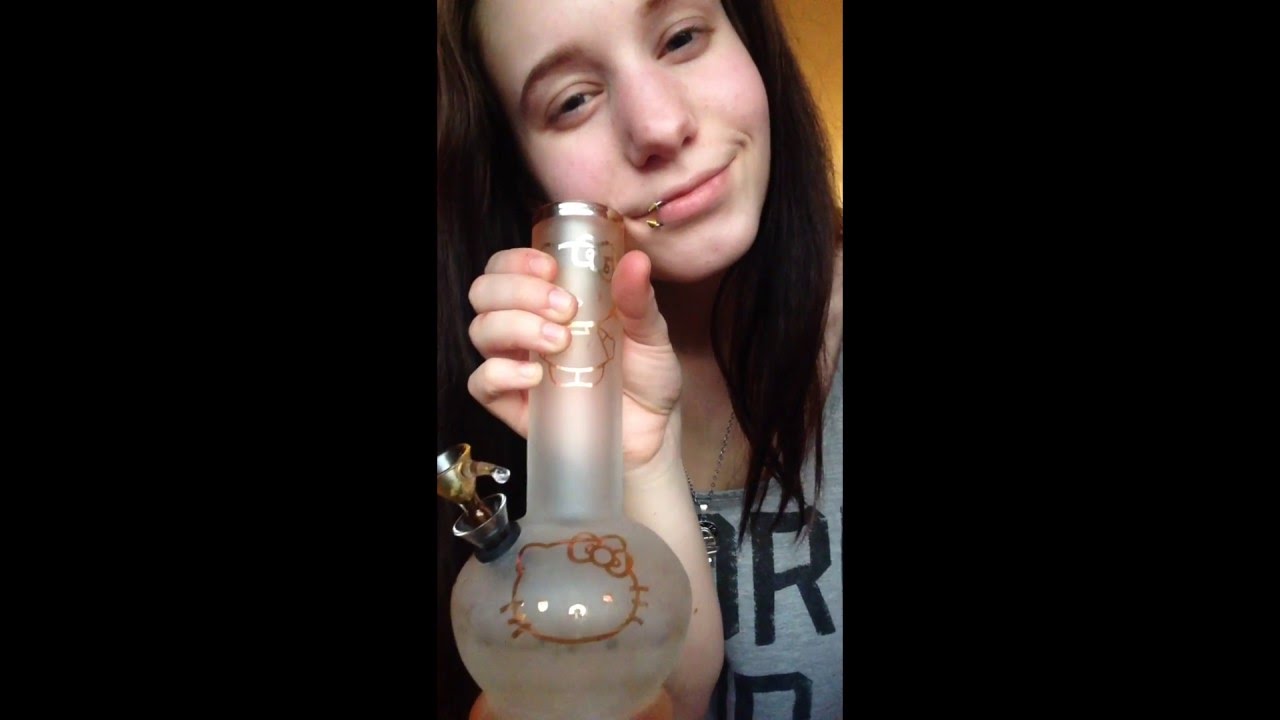 My new hello kitty -water pipe- :3