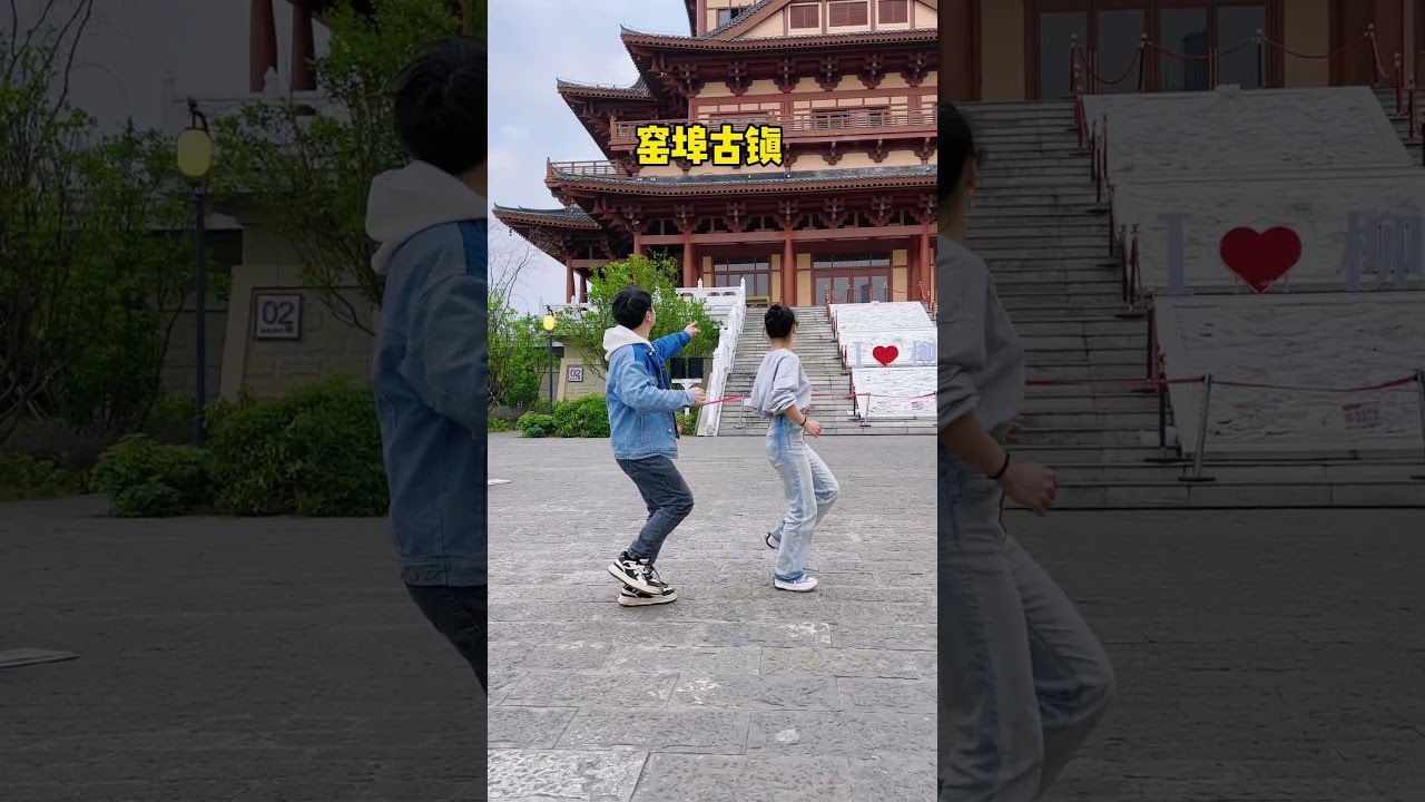 Matre Xiaotang emmne Lei Lei visiter Liuzhou pour excuter de la danse mcanique et du break danc