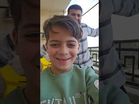 بابا تركضلي وفاتح ايدك