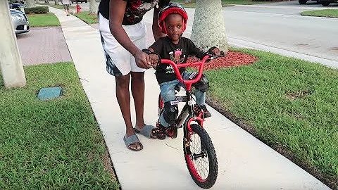 Teaching Siah How To Ride A Bike Without Training Wheels