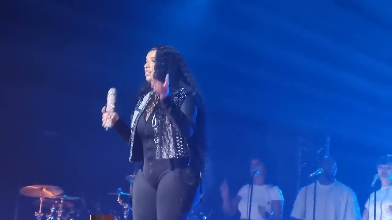 Imen Es Concert 2022 Paris