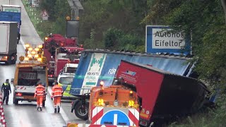 Sattelzug fährt auf stehenden Sattelzug - Fahrer verletzt auf A4 in Köln-Klettenberg am 19.09.22