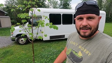 I BOUGHT A SHUTTLE BUS !!  - Le Sage Matelot - Bus Conversion Ep. 1 - Shuttle Bus Conversion