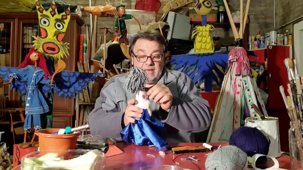Un burattino per un sorriso 1 - COSTRUIRE UN BURATTINO - Teatrino dell'Es