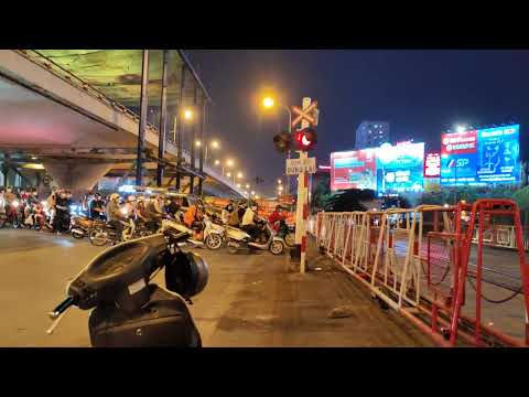 Video Tàu hoả qua đường ngang có chắn thật đẹp❤Chắn Trường... - youtube