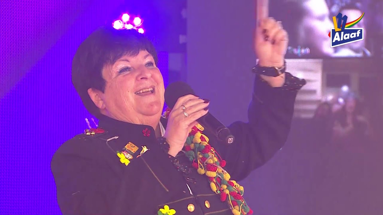 Beppie Kraft Heer späölde accordeon De11devande11de 2020 YouTube Beppie Kraft Heer späölde accordeon De11devande11de 2020 YouTube