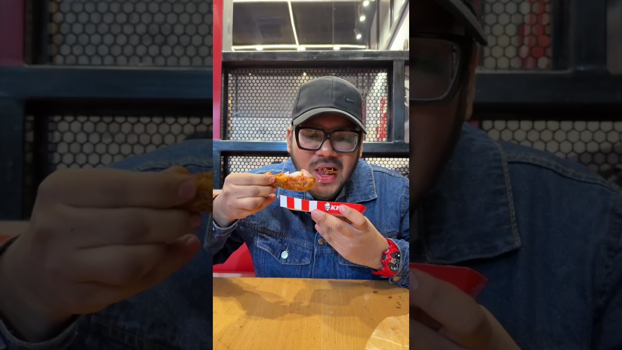 KFC DUNKED BBQ CHICKEN VS POPEYES CHICKEN REVIEW  TEXAS BBQ VS SPICY FRIED CHICKEN WHO WINS