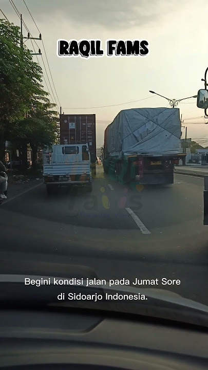 Sepertinya Ditabrak Truk Besar #jalan #lalulintas #truk