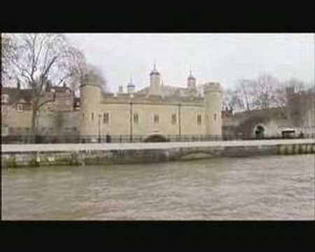 Elizabeth enters the Tower of London