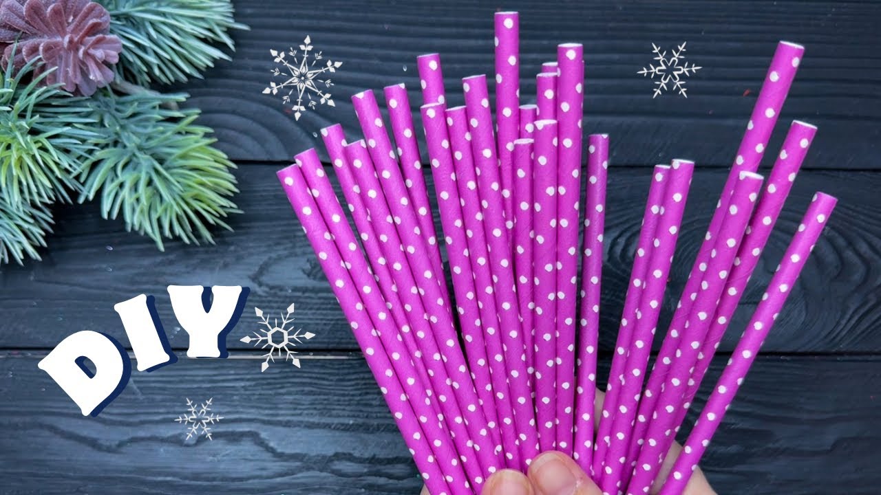 DIY Christmas Wreath Decoration from Paper Straws