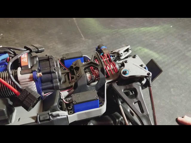 Traxxas E-Revo Ricambio Originale 8630 – Bulkhead Superiore E Inferiore (Parti Carson)